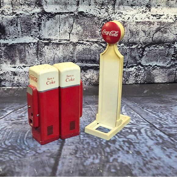 Vintage 1993 Coca Cola Salt and Pepper Shaker Set Coke Vending Machine w Carrier - Picture 3 of 6